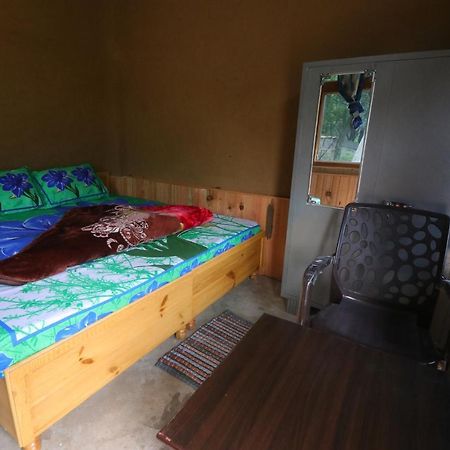 Tirthan Hilltop Home Stay Banjār المظهر الخارجي الصورة