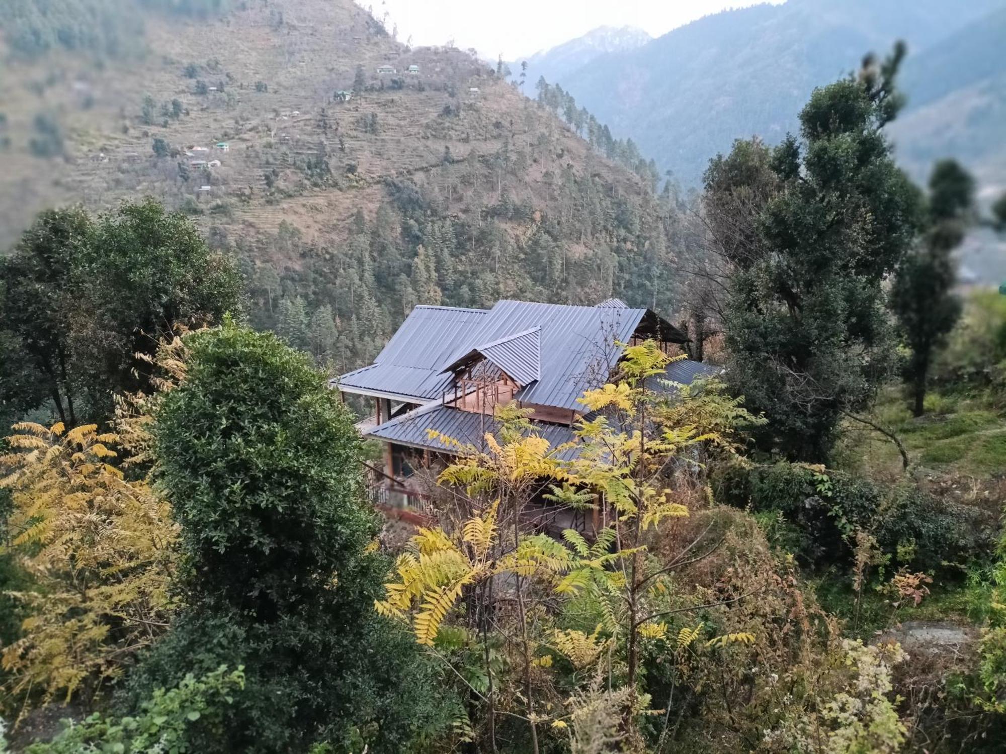 Tirthan Hilltop Home Stay Banjār المظهر الخارجي الصورة