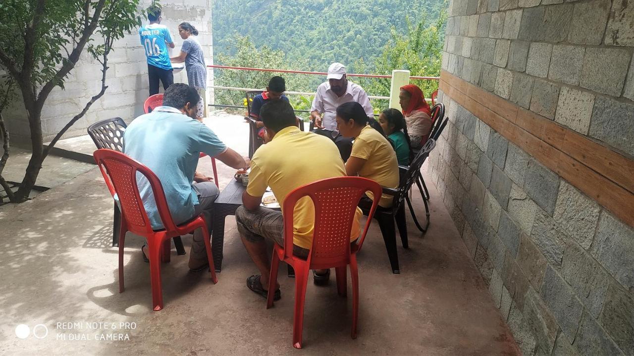 Tirthan Hilltop Home Stay Banjār المظهر الخارجي الصورة