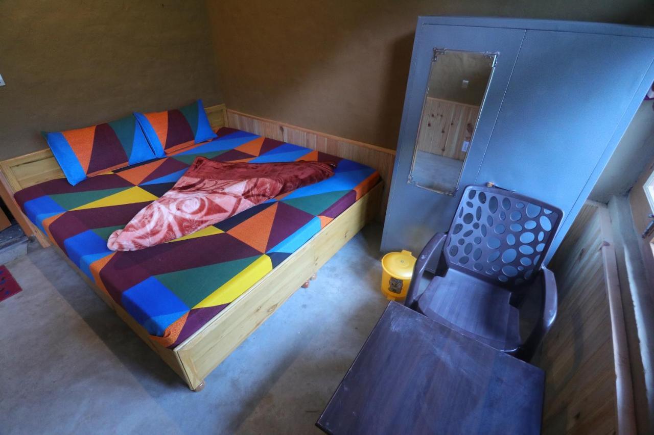 Tirthan Hilltop Home Stay Banjār المظهر الخارجي الصورة
